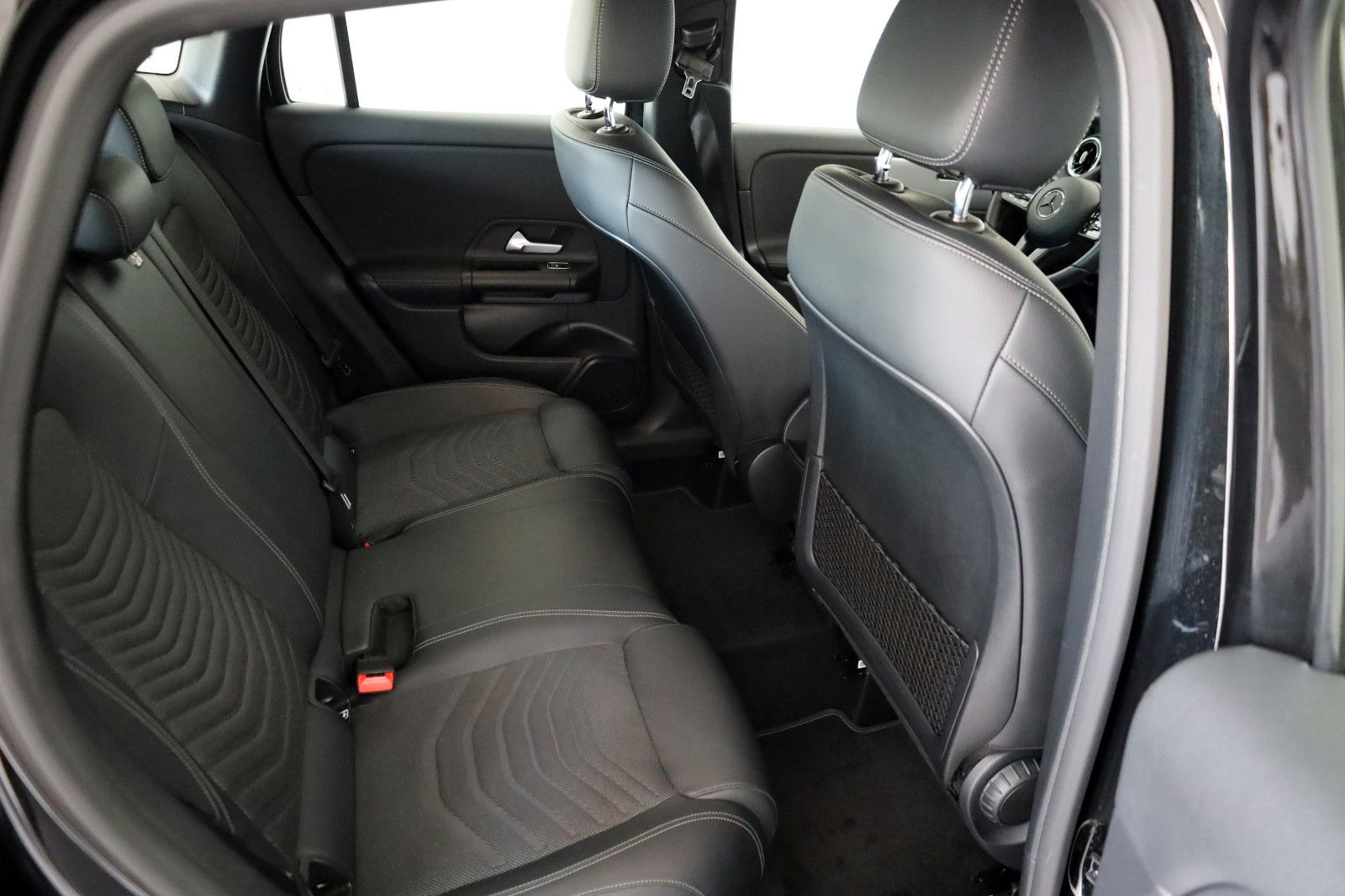 Fahrzeugabbildung Mercedes-Benz GLA 200 d Style, T.Leder,Navi,LED,SH,Kamera