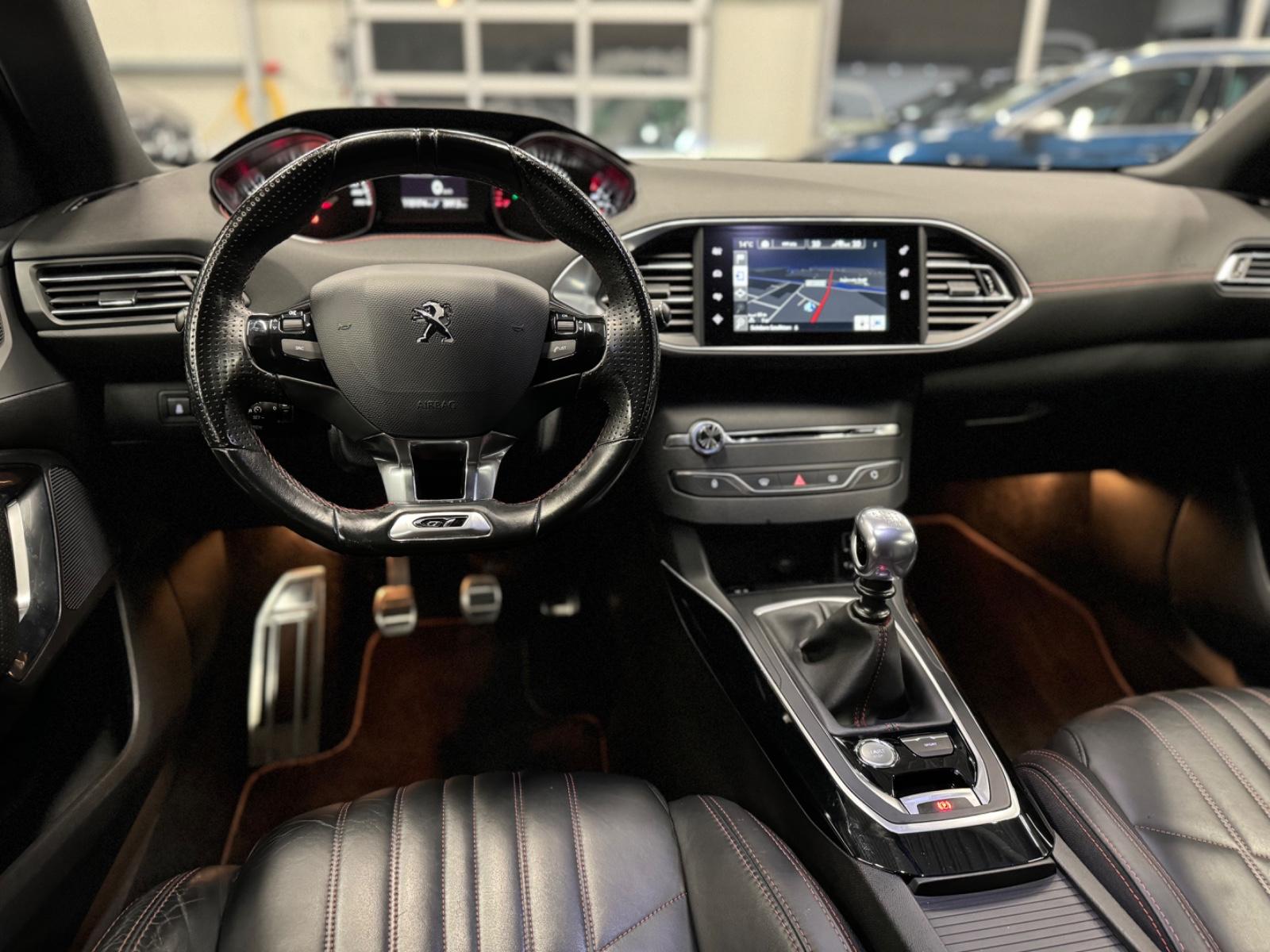 Peugeot 308 SW GT Navi SHZ Massage Pano LED AHK