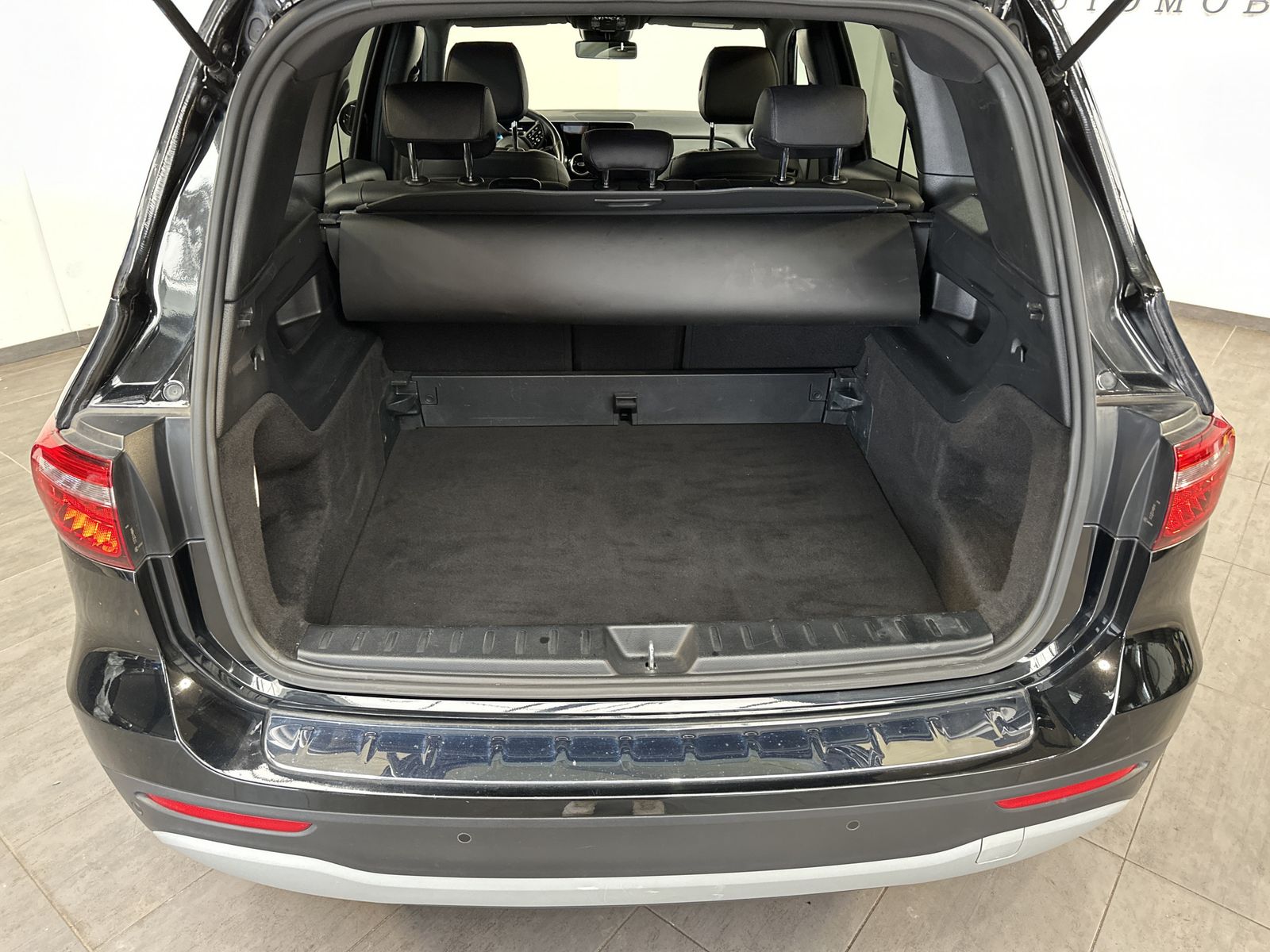 Fahrzeugabbildung Mercedes-Benz GLB 200d Style NAV+AHK+CARPLAY+WIDESCREEN+DAB+PP