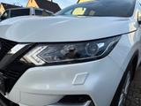 Nissan Qashqai 1.3 DIG-T N-Connecta Navi+2xKlima+360+LM - gebrauchte Nissan Qashqai aus dem Jahr 2021