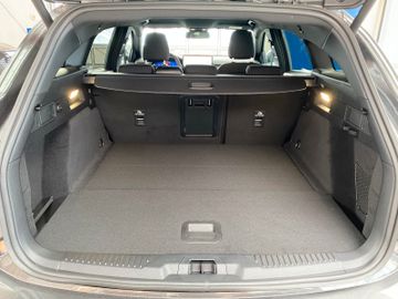 Fahrzeugabbildung Ford Focus Turnier ST-Line X LED ACC HUD B&O Winterpk