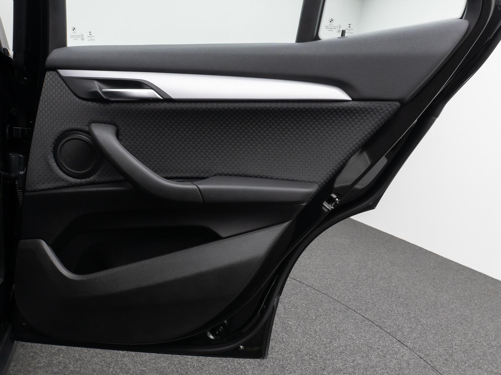 BMW X2 sD18i Parkassistent DAB Navigation Lordos LED, миниатюра 29