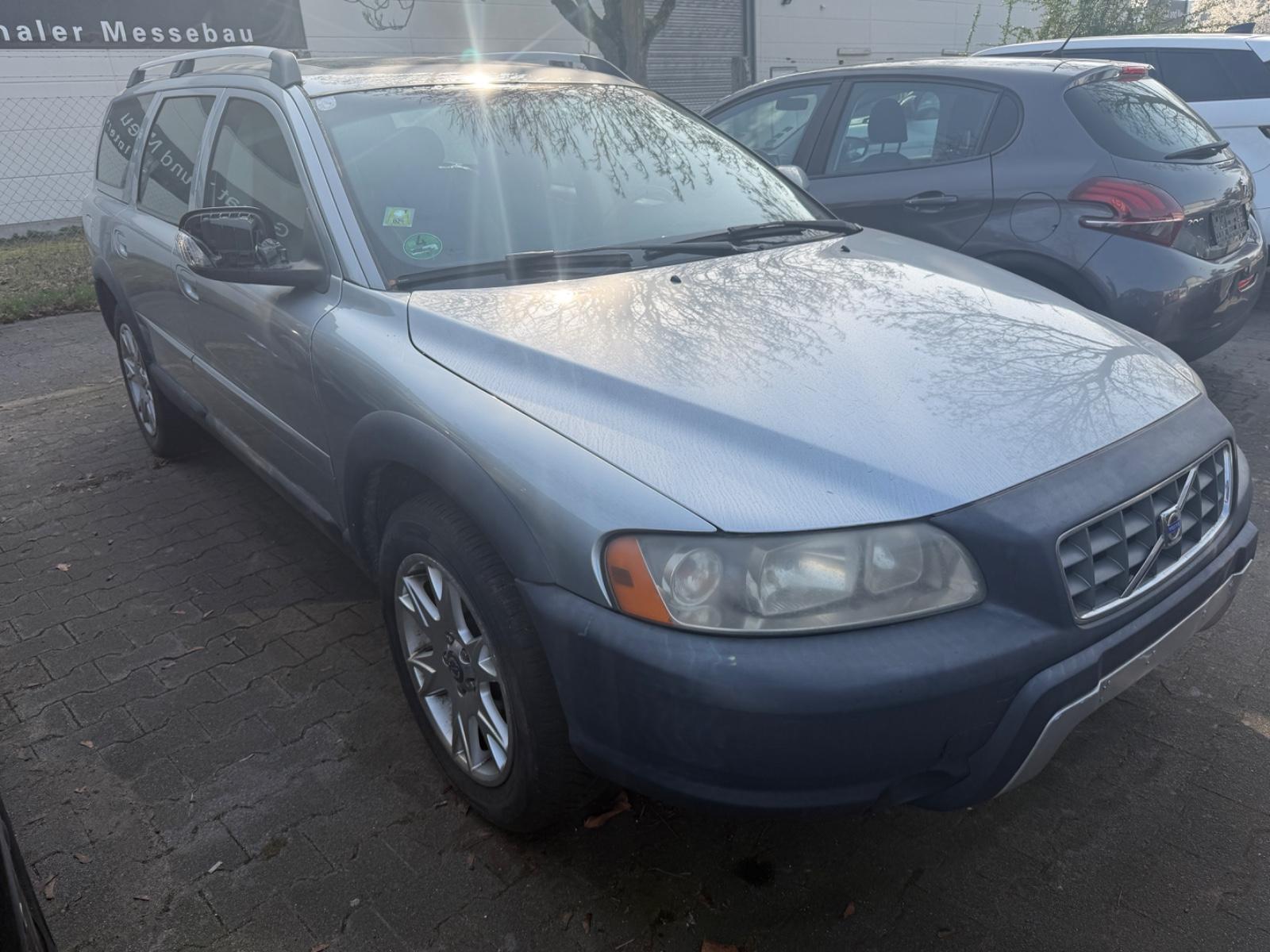 Volvo XC70 D5 AWD Kinetic Leder Automatik 1.Hand