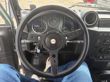 Fahrzeugabbildung Land Rover Defender 110 E Station Wagon