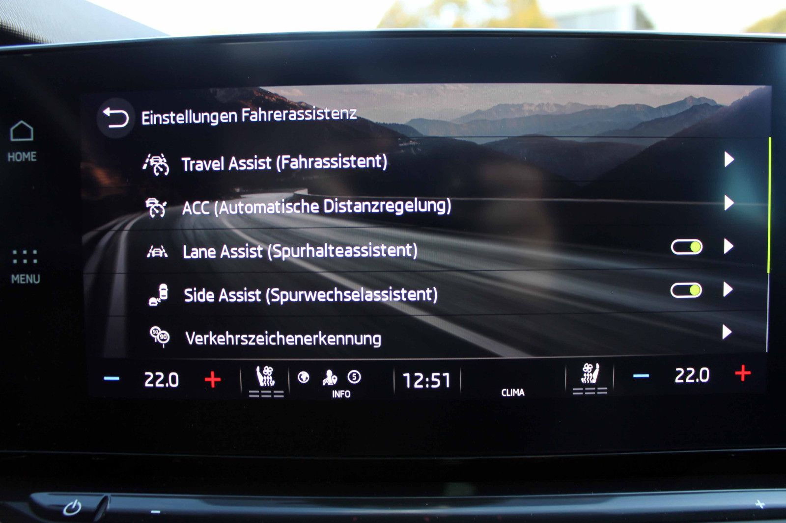 Fahrzeugabbildung SKODA Octavia Combi Style 2.0TDI DSG AHK PANO KAM HUD