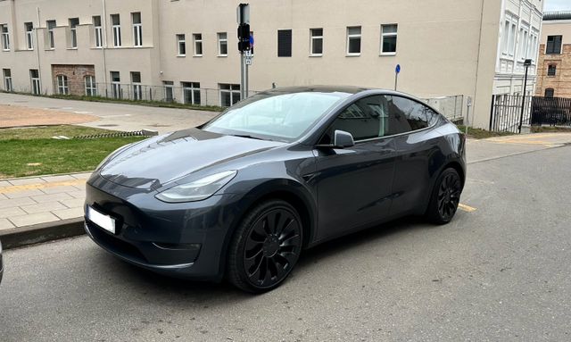 Tesla Model Y Große Reichweite - Allradantrieb -