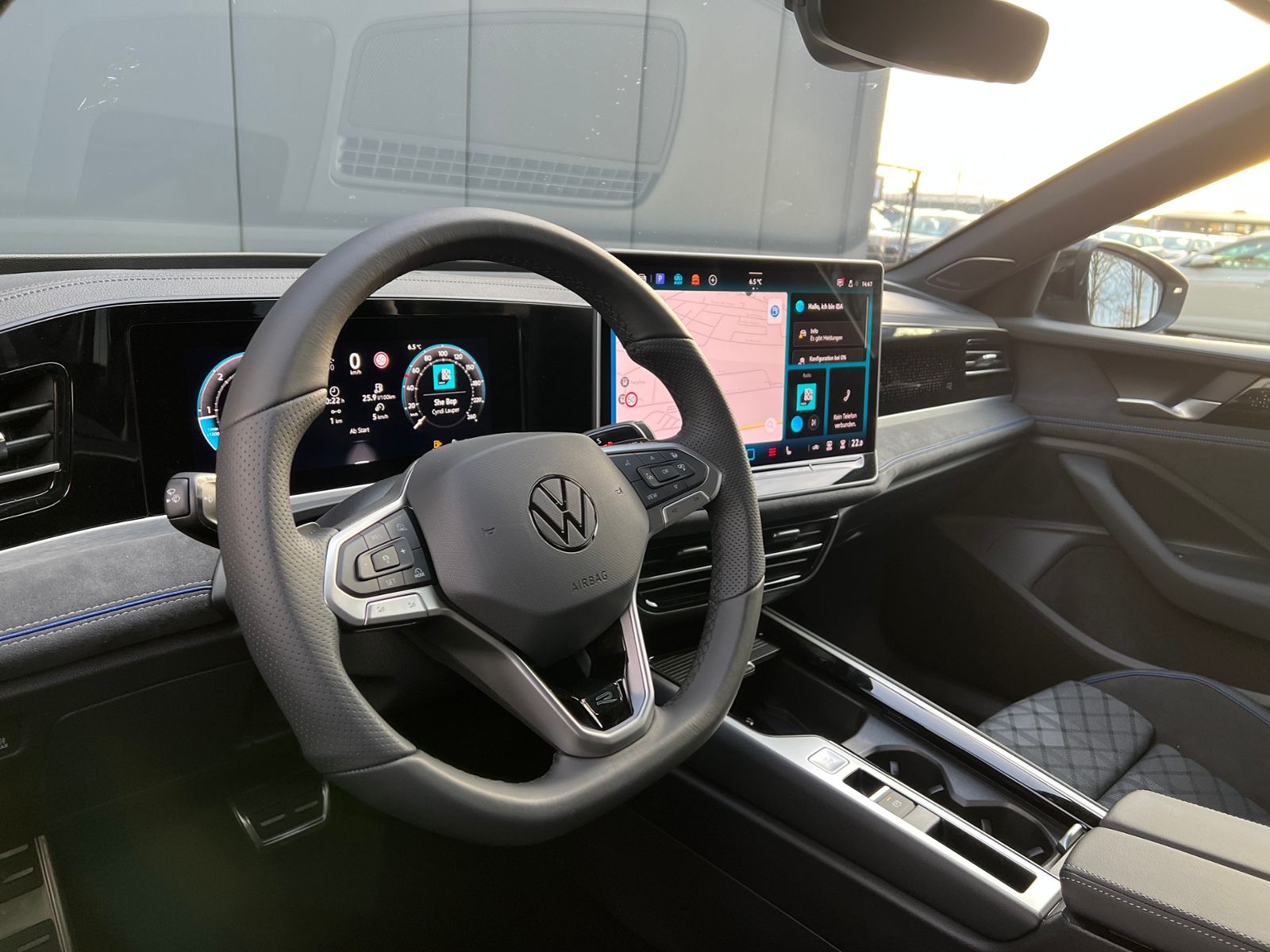 Fahrzeugabbildung Volkswagen Passat Variant R-Line 2.0 TDI DSG 4MOTION *AHK,