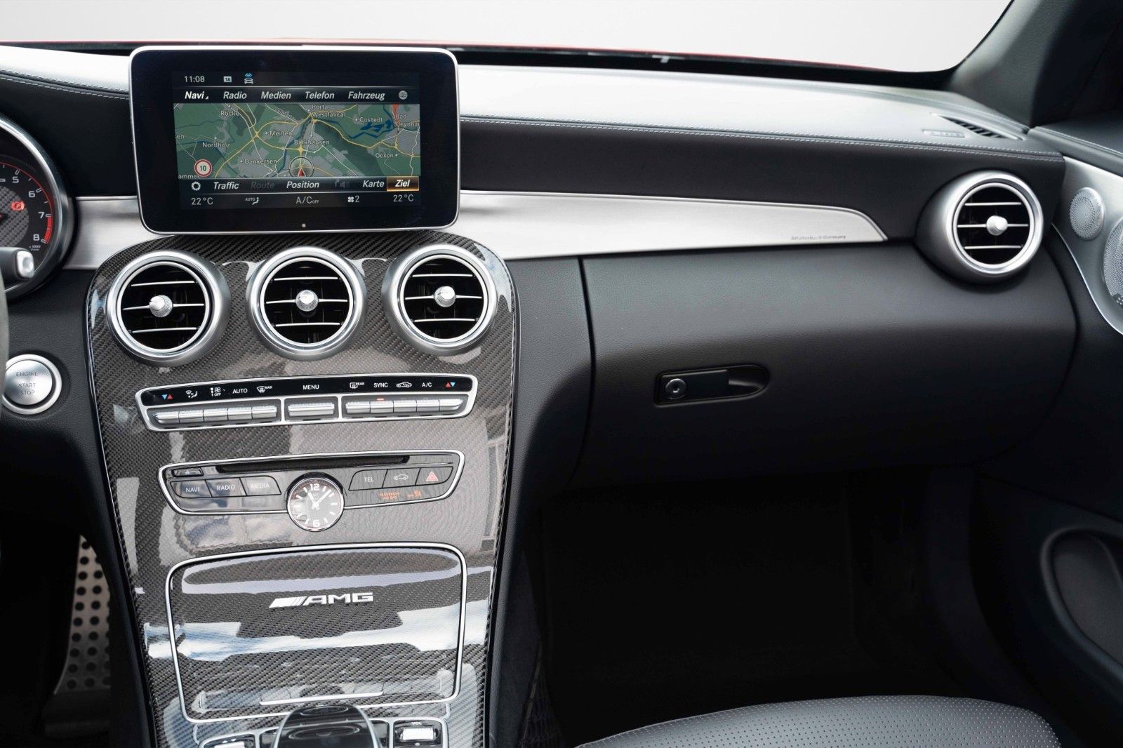 Fahrzeugabbildung Mercedes-Benz C 63S AMG V8 CARBON BURM HUD NIGHT KAM 360°