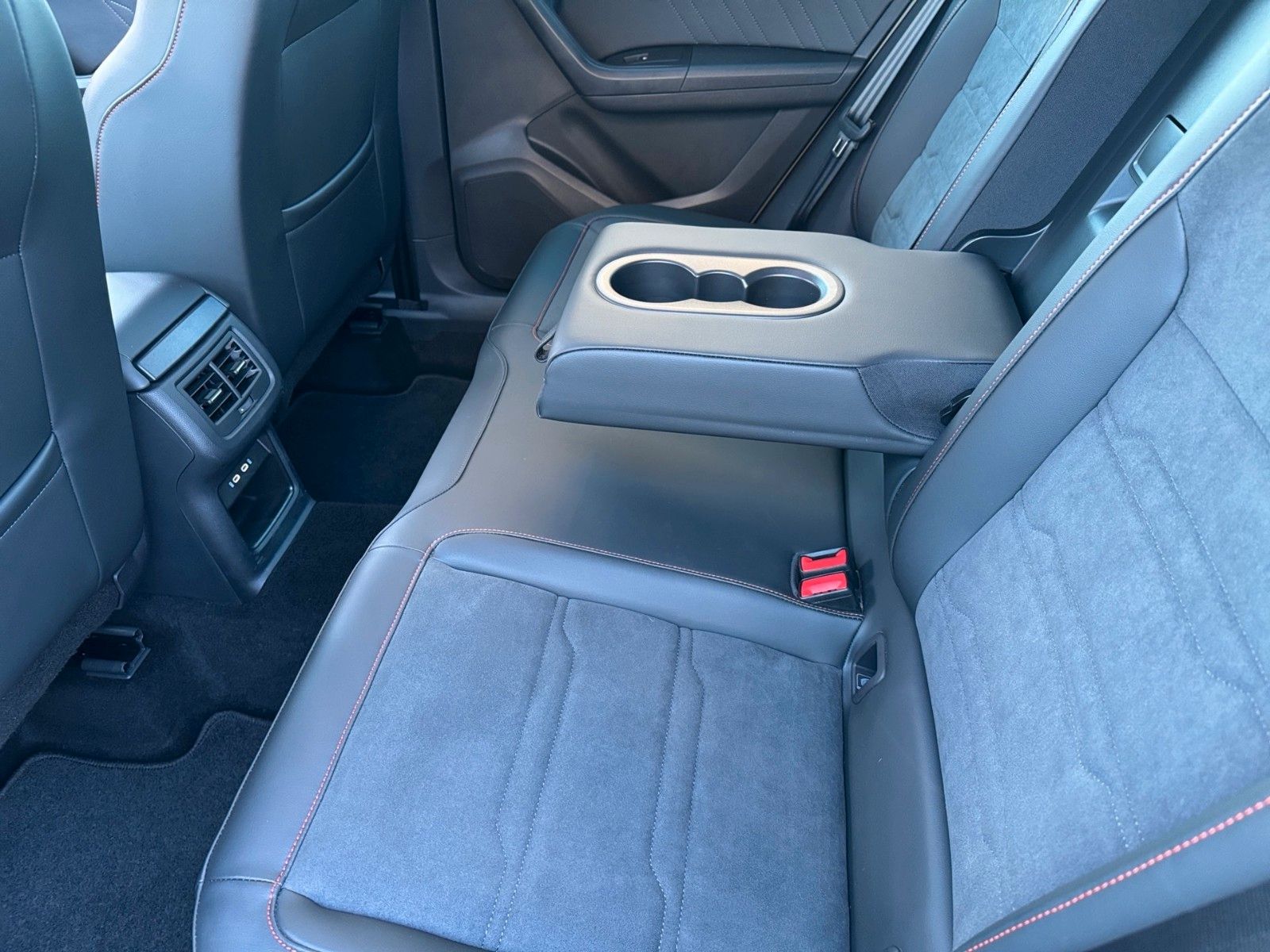 Fahrzeugabbildung SEAT Ateca FR 1.5 TSI