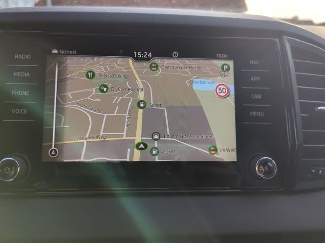 Fahrzeugabbildung SKODA Karoq 1.5 TSI Sportline AHK NAVI KAMERA
