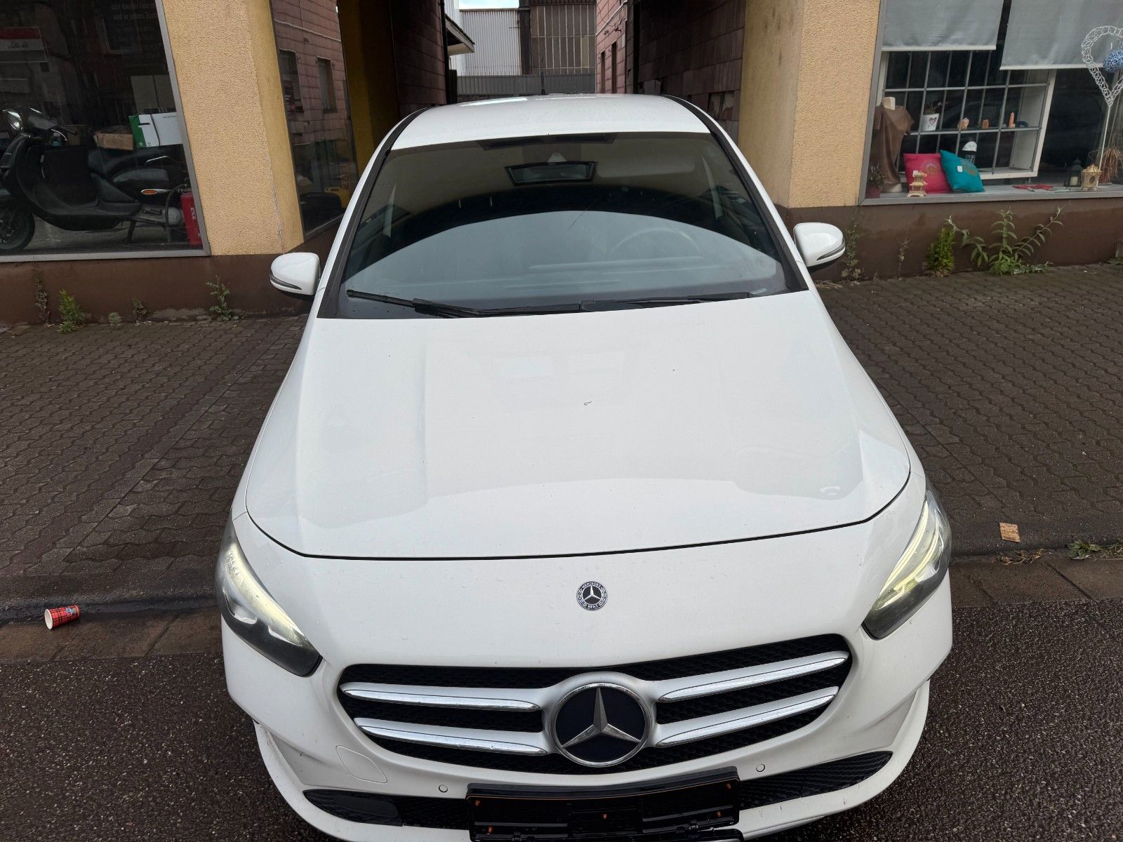 MERCEDES-BENZ B 200