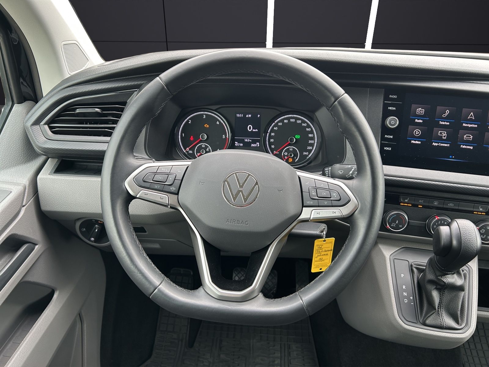 Fahrzeugabbildung Volkswagen T6 Caravelle T6.1 Comfortline DSG LED NAVI