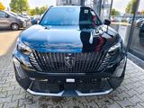 Peugeot 2008 GT HYBRID 145 e-DSC6 - mit Benzin-Antrieb: Schwarz, mit Navigationssystem, Geländewagen