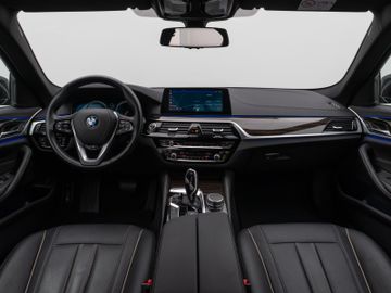 Fahrzeugabbildung BMW 540i Luxury Line HUD ACC LED Kamera 360°