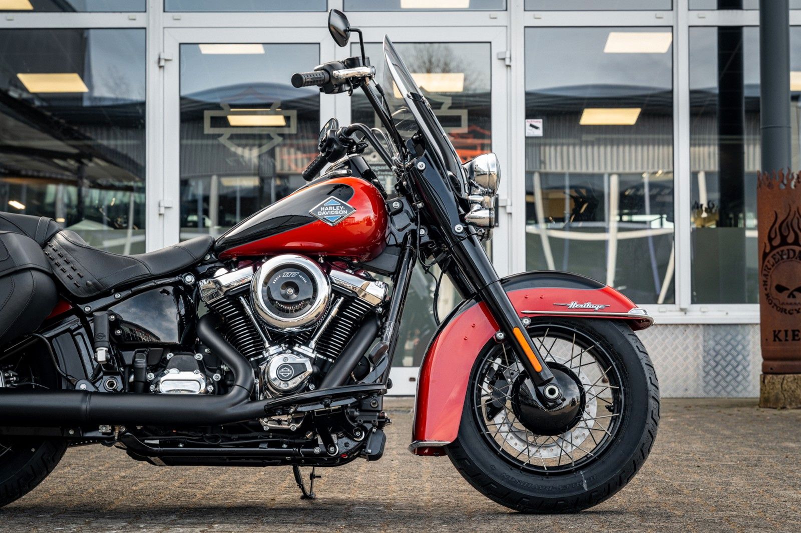 Fahrzeugabbildung Harley-Davidson HERITAGE CLASSIC FLHC 117 MY25 - Kurzfristig ver