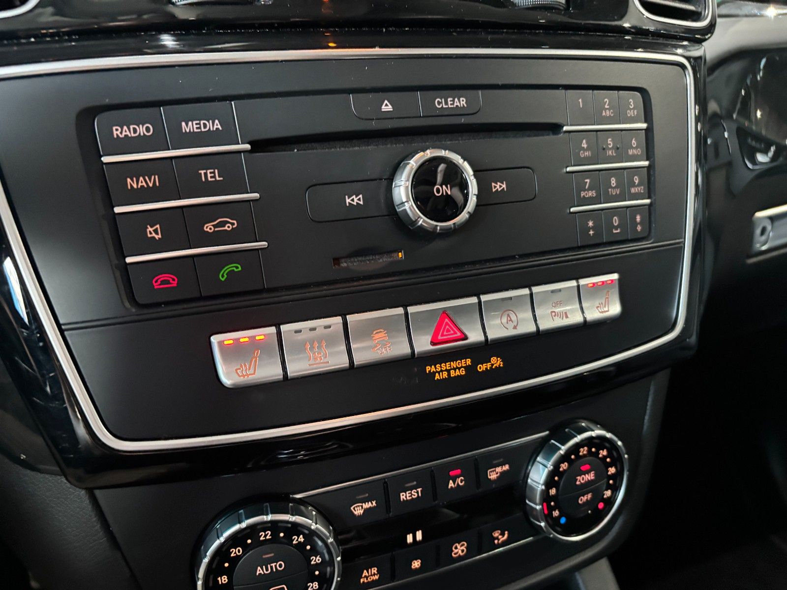 Fahrzeugabbildung Mercedes-Benz GLE 43 AMG 4Matic /PANO/MEMORY/360°/AMBIENTE