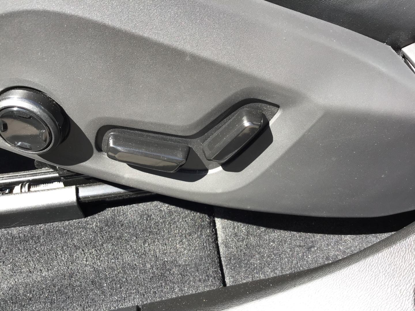 Volvo XC60 T6 Plus Dark AWD Stdhzg. 360° Cam PanoDach