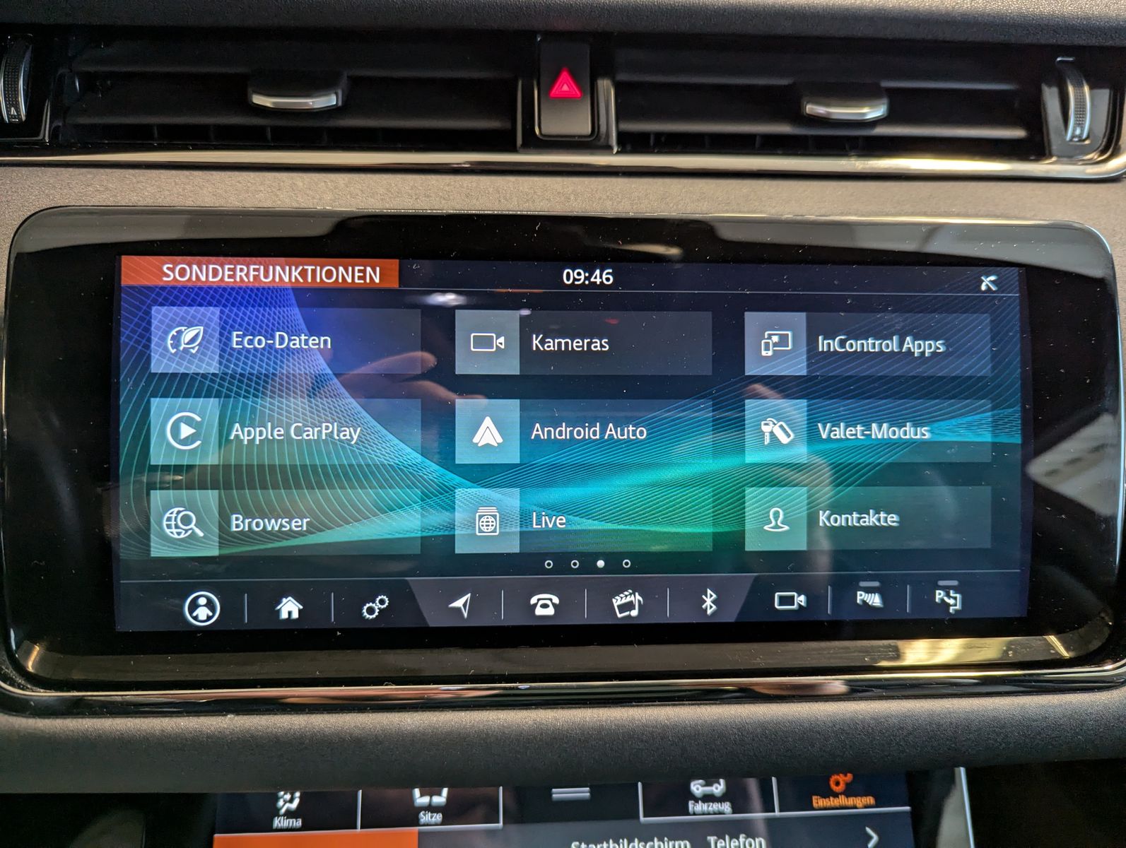 LAND ROVER Range Rover Evoque D180 R-Dynamic SE Pano HUD 20 - Image 32