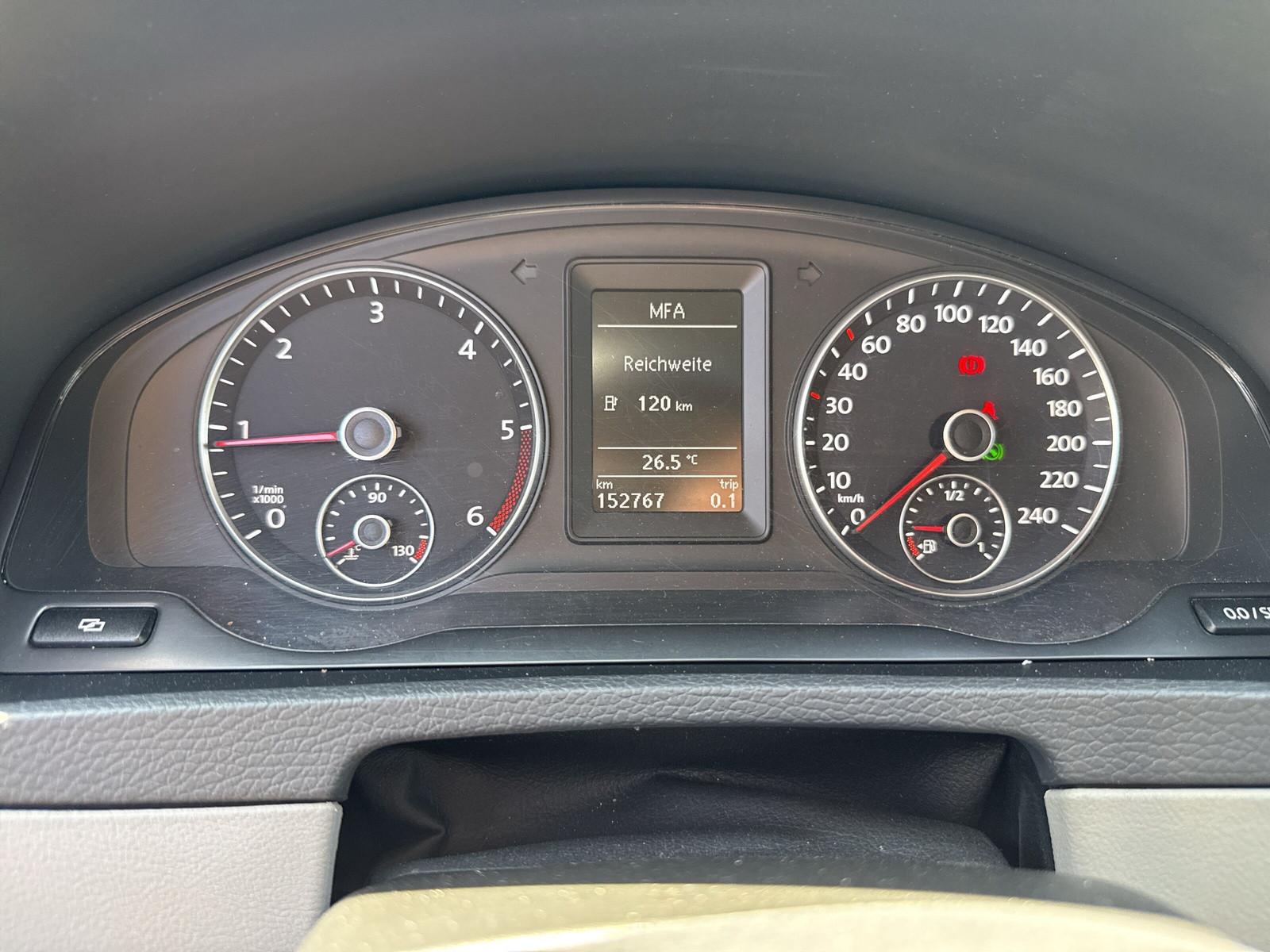 VOLKSWAGEN T5 CALIFORNIA COMFORTLINE 179 ch BVA - TOIT RELEVABLE - CAMERA DE RECUL - GPS - SIEGES CHAUFFANTS
