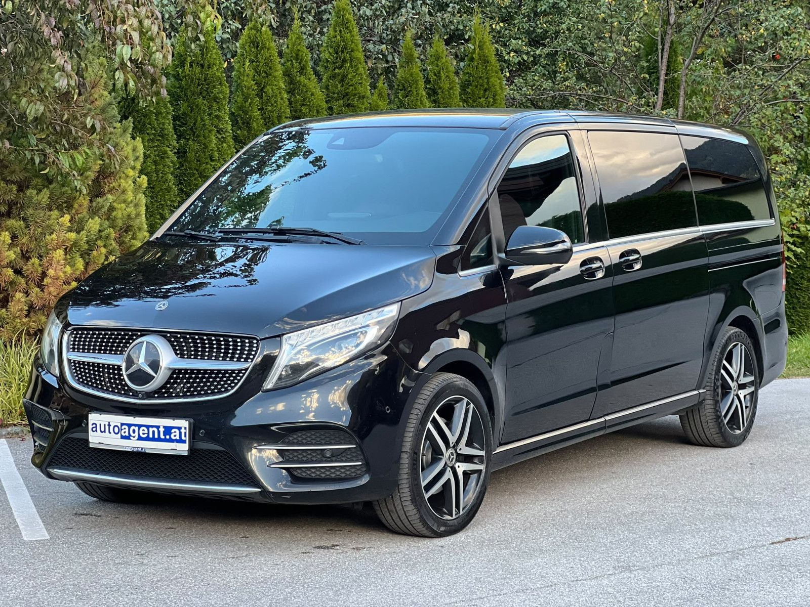 Mercedes-Benz V 300d 4matic AMG Lang Pano STHZ AHK Burm. VOLL