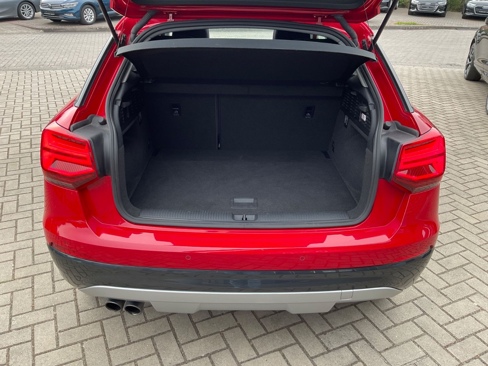 Fahrzeugabbildung Audi Q2 35 TFSI S tronic,Panorama,Kamera,Xenon,Navi