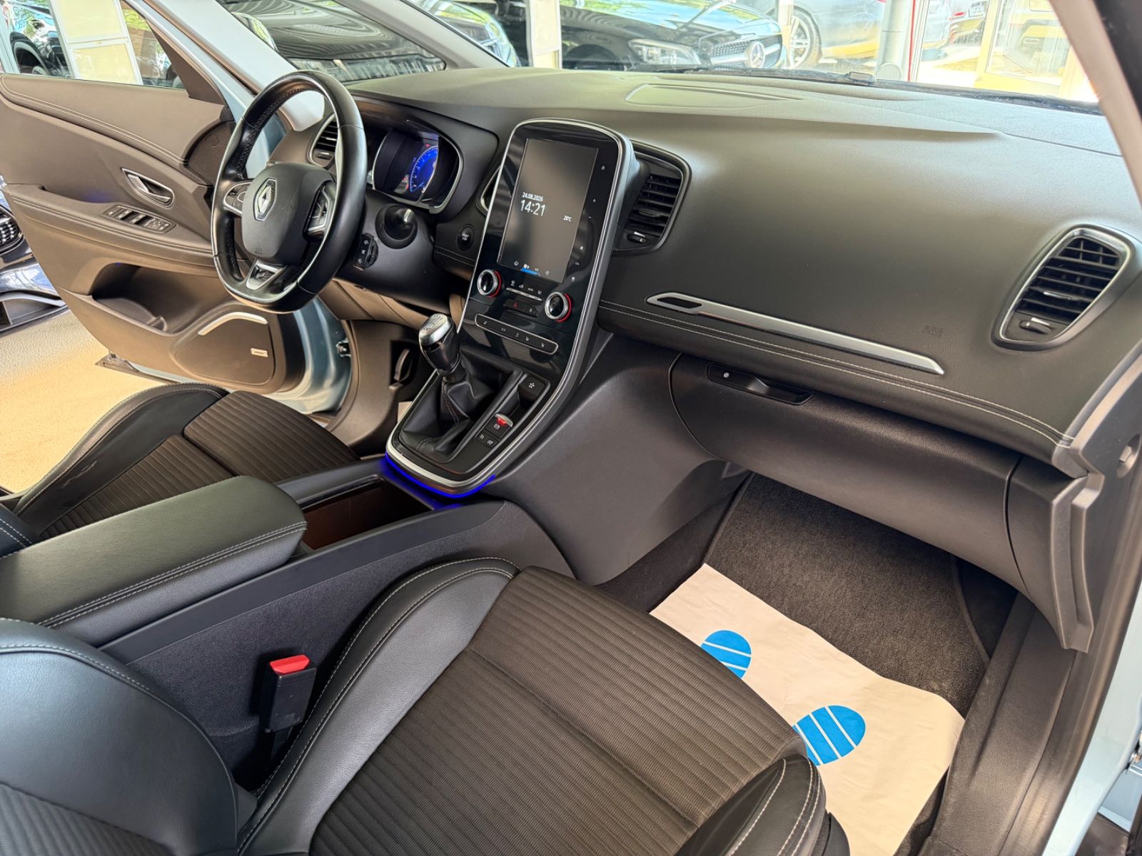 Fahrzeugabbildung Renault Scenic IV Grand BOSE Edition