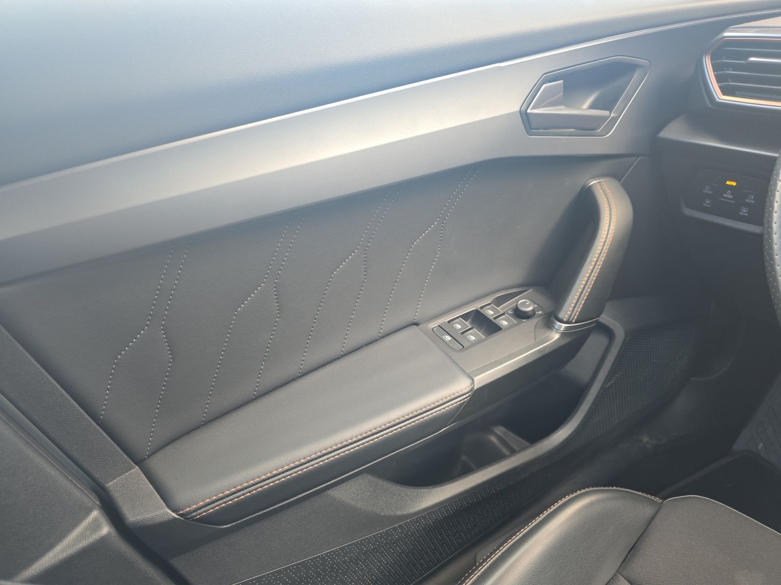 Fahrzeugabbildung CUPRA Formentor 1.5 TSI DSG ACC KAMERA LED