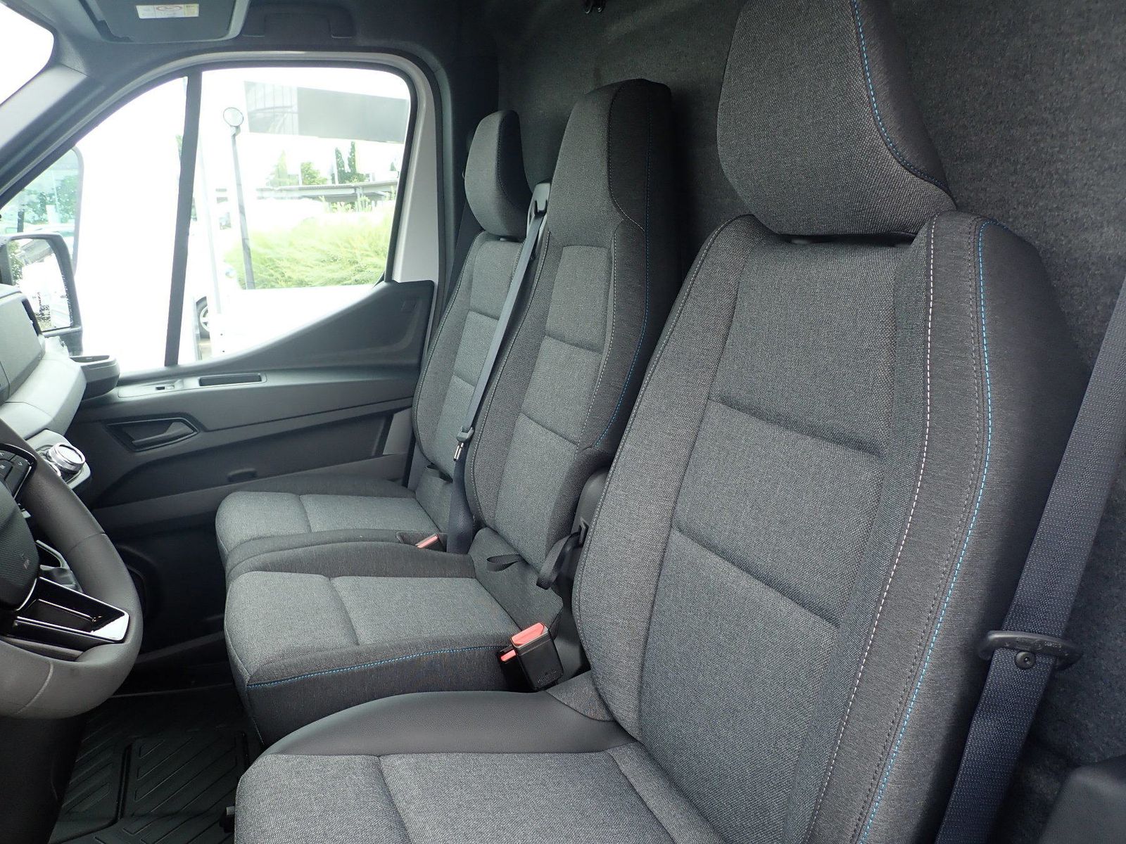 Fahrzeugabbildung Renault Master Kastenwagen FWD Kasten extra L2H2 3,5t Bl