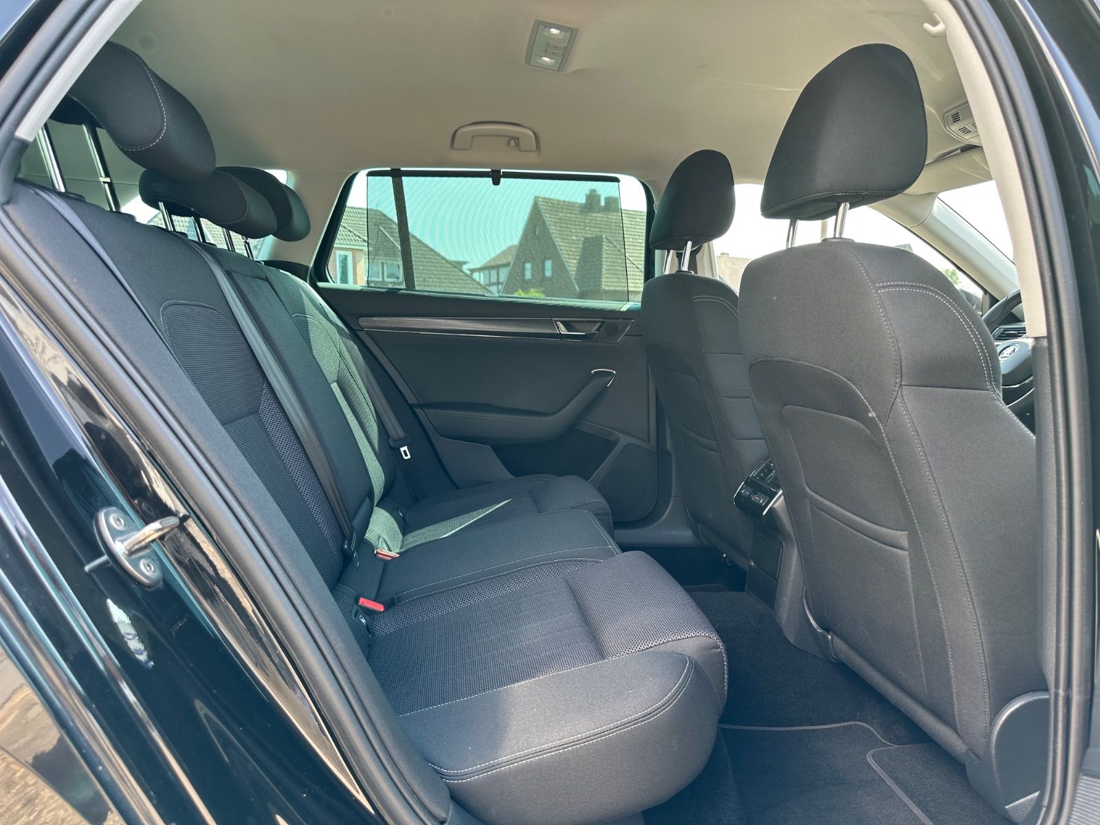 Fahrzeugabbildung SKODA Superb Combi 2.0 TDI Style AHK/Fahrass.Plus/Colu