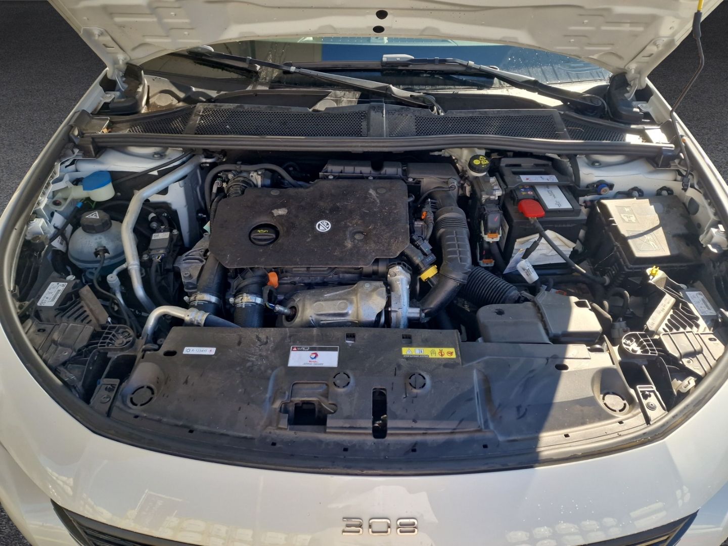 Fahrzeugabbildung Peugeot 308 Allure Pack 1.5 BlueHDi 130 *Kayless*Kamera*