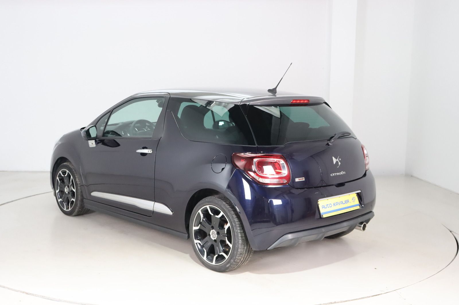 Fahrzeugabbildung Citroën DS3 * Klimaautom. * wenig Kilometer * 1. Hand
