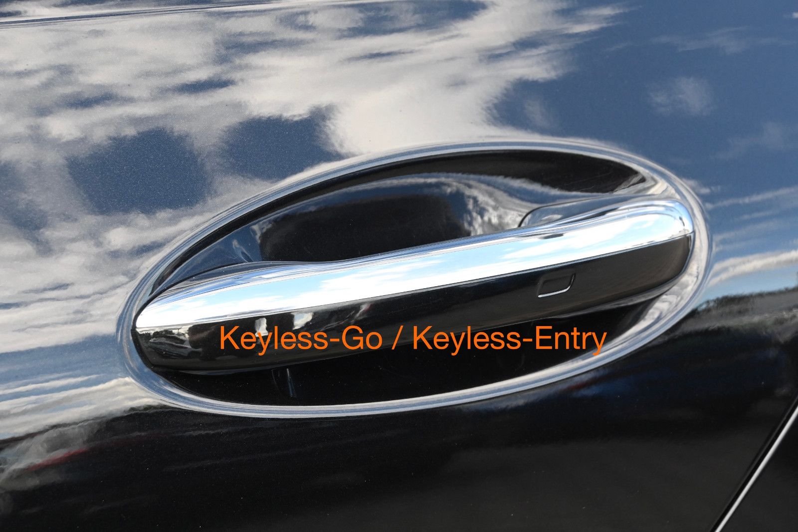 Fahrzeugabbildung Mercedes-Benz C 400 e 4M. NIGHT °ACC°AHK°HUD°MEMO°PANO°SITZKLI