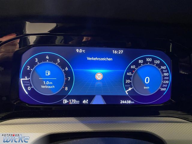 Golf VIII 1.5 TSI Move NAVI KLIMA PDC LED