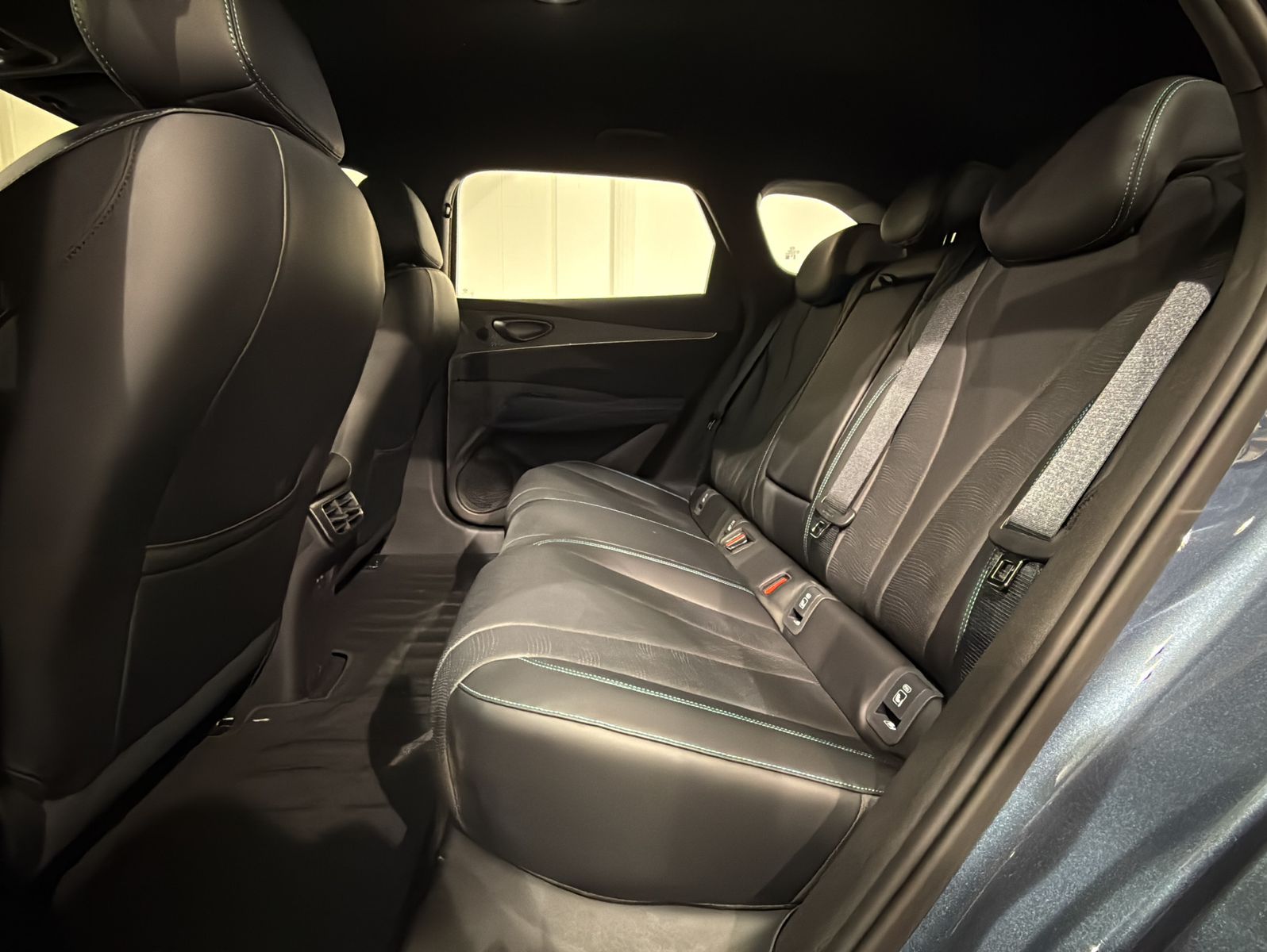 BYD SEAL 6