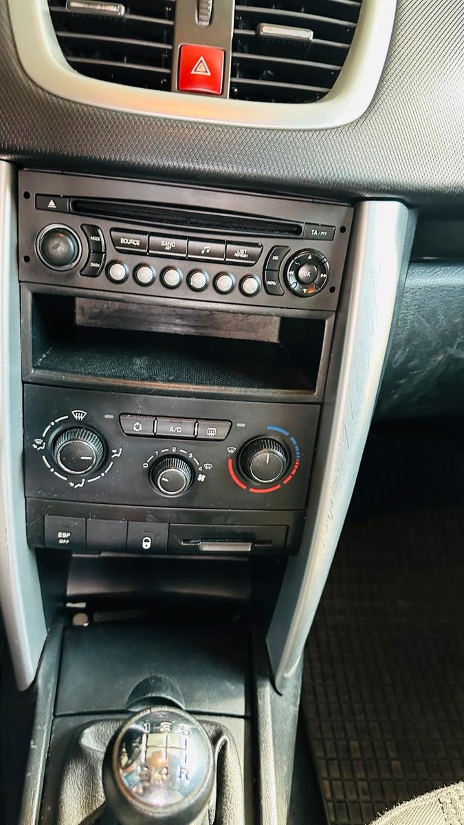 Peugeot 207 2010 — photo 10