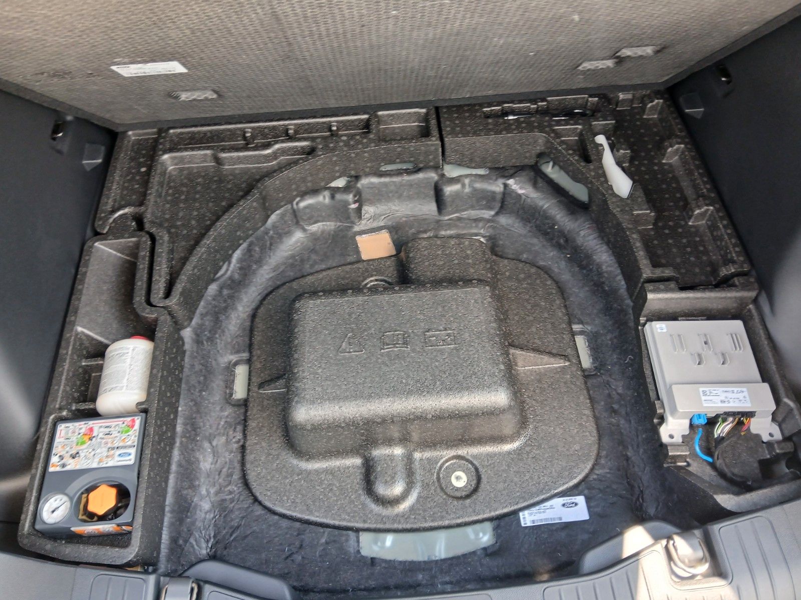 Fahrzeugabbildung Ford Kuga Hybrid ST-Line X