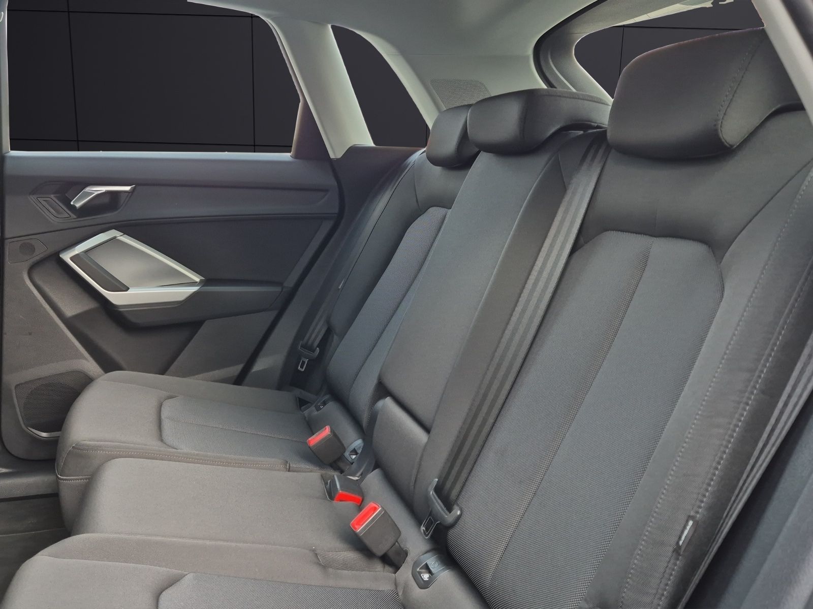 Fahrzeugabbildung Audi Q3 40 TFSI quattro S-tronic Standhzg. Matrix Nav