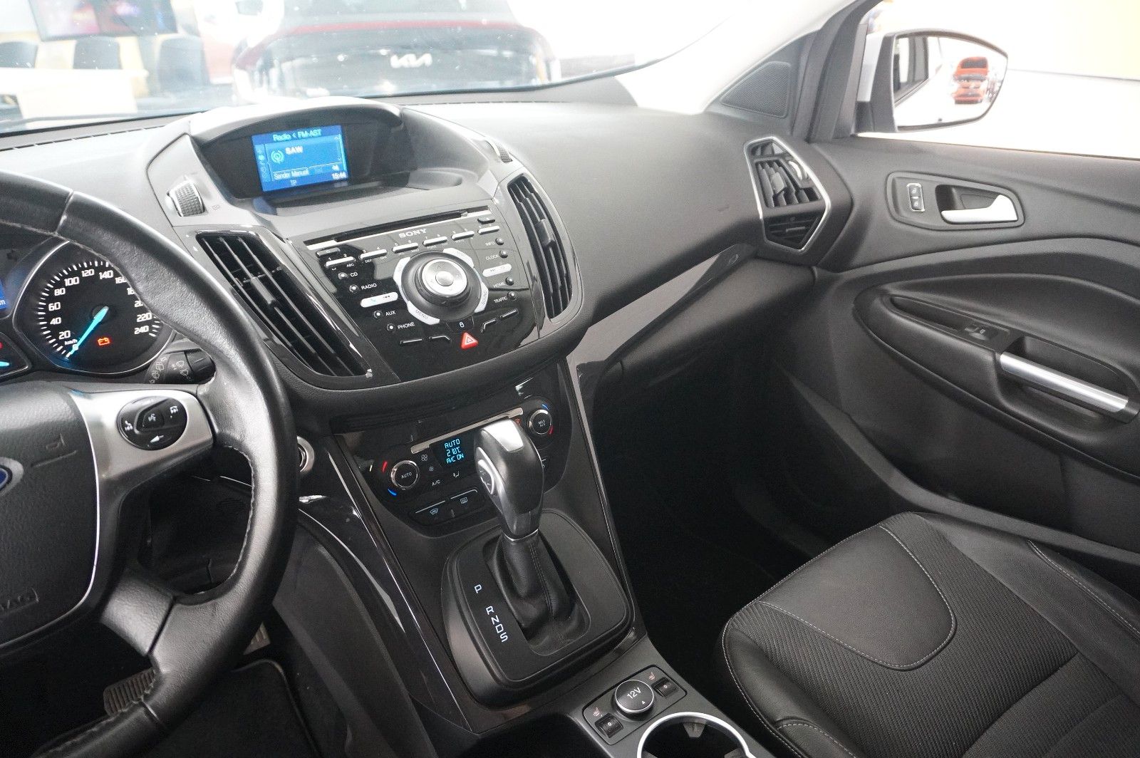 Fahrzeugabbildung Ford Kuga 2.0D INDIVIDUAL 4X4 NAVI/LED/KAMERA/SPORT