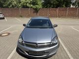 Opel Autos Opel Astra GTC 1.4 L - Opel Astra aus 2007: Gtc