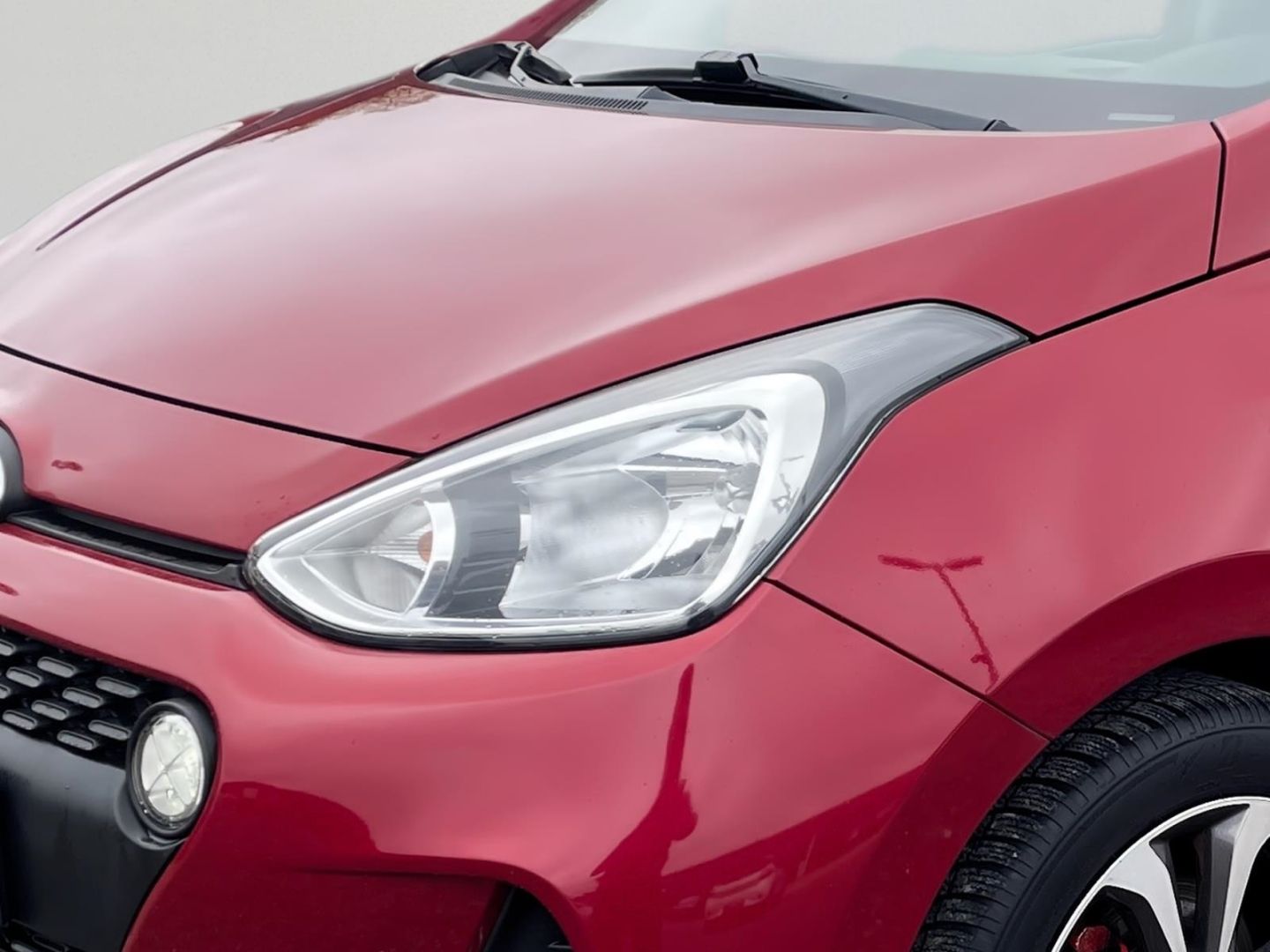 Fahrzeugabbildung Hyundai i10 1.0 Trend Design-Paket mit Allwetterreifen