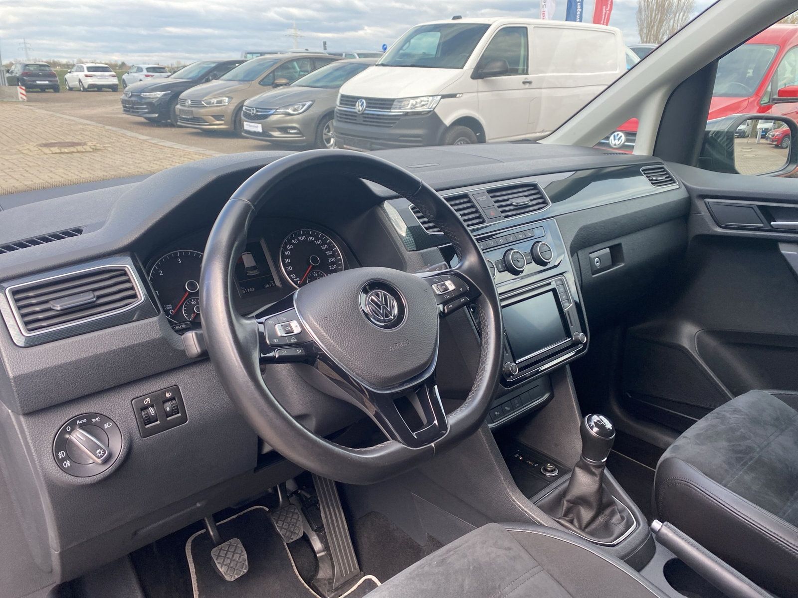 Fahrzeugabbildung Volkswagen Caddy 2.0 TDI Highline XENON NAVI STANDHZG