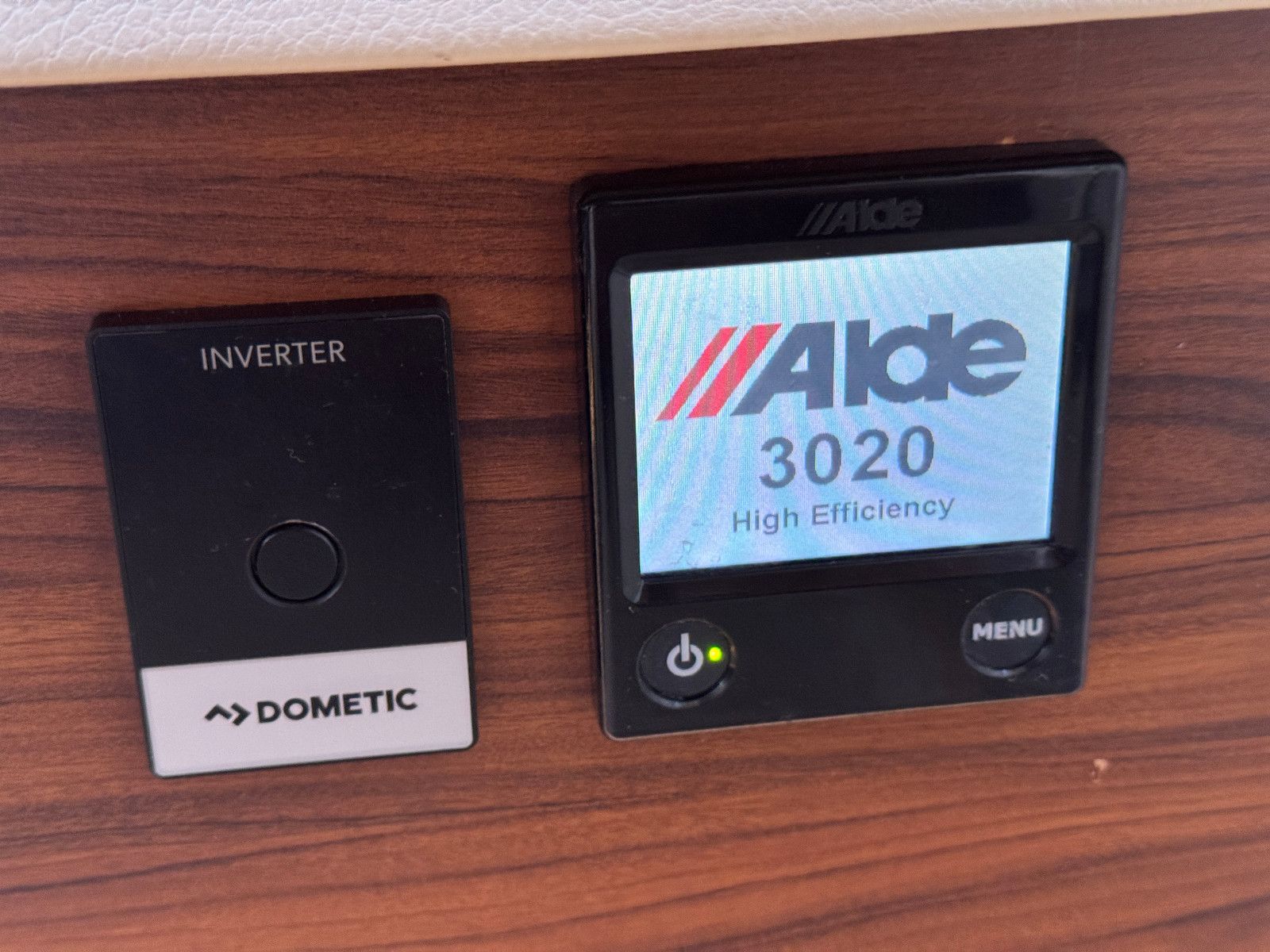 Fahrzeugabbildung Hobby PREMIUM DRIVE T 70 GE MAXI ALDE SOLAR LITHIUM