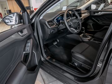 Ford Focus 1.0 Titanium X Intelligent Drive Assist