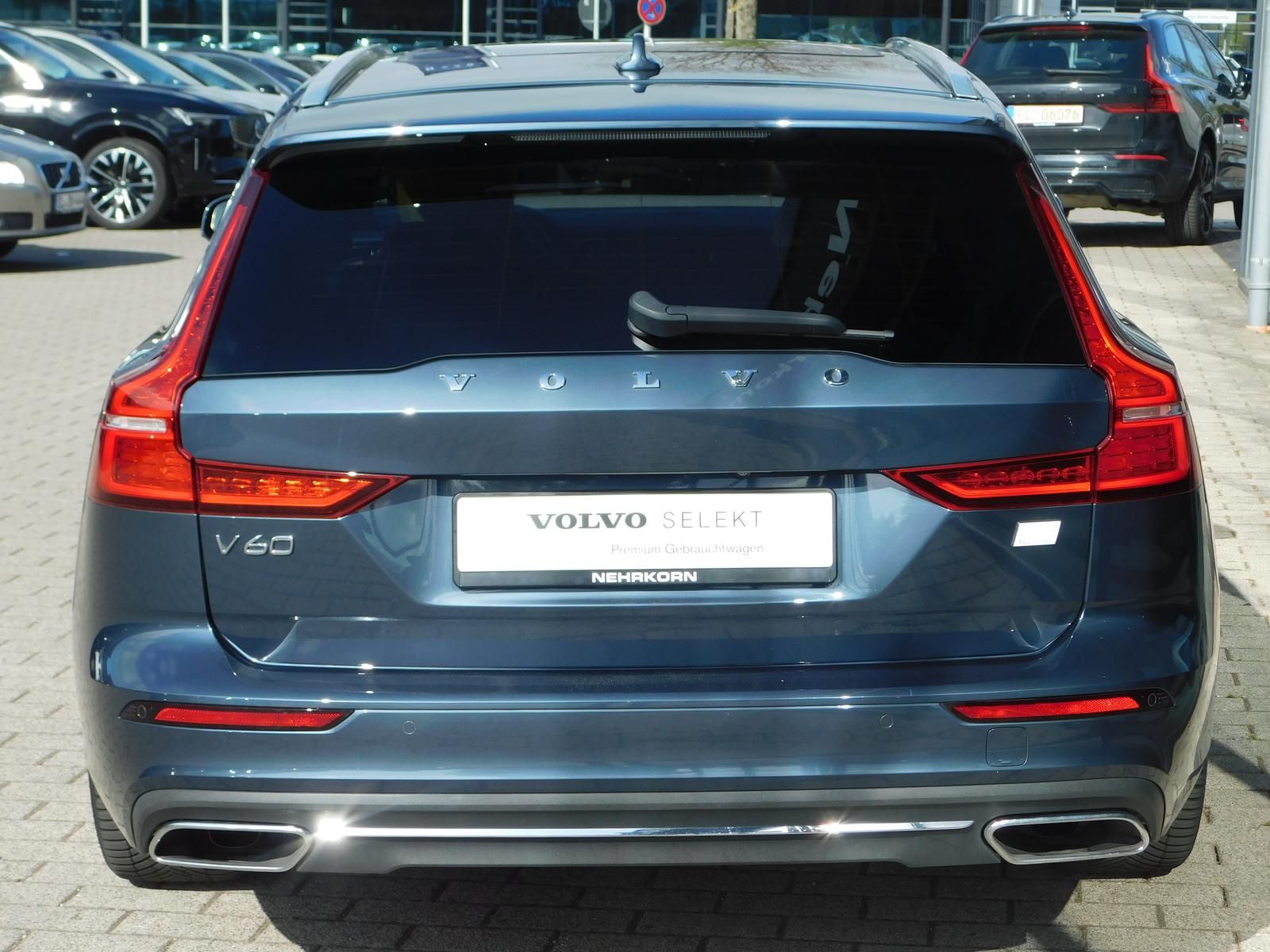 Fahrzeugabbildung Volvo V60 T6 AWD Recharge Inscription