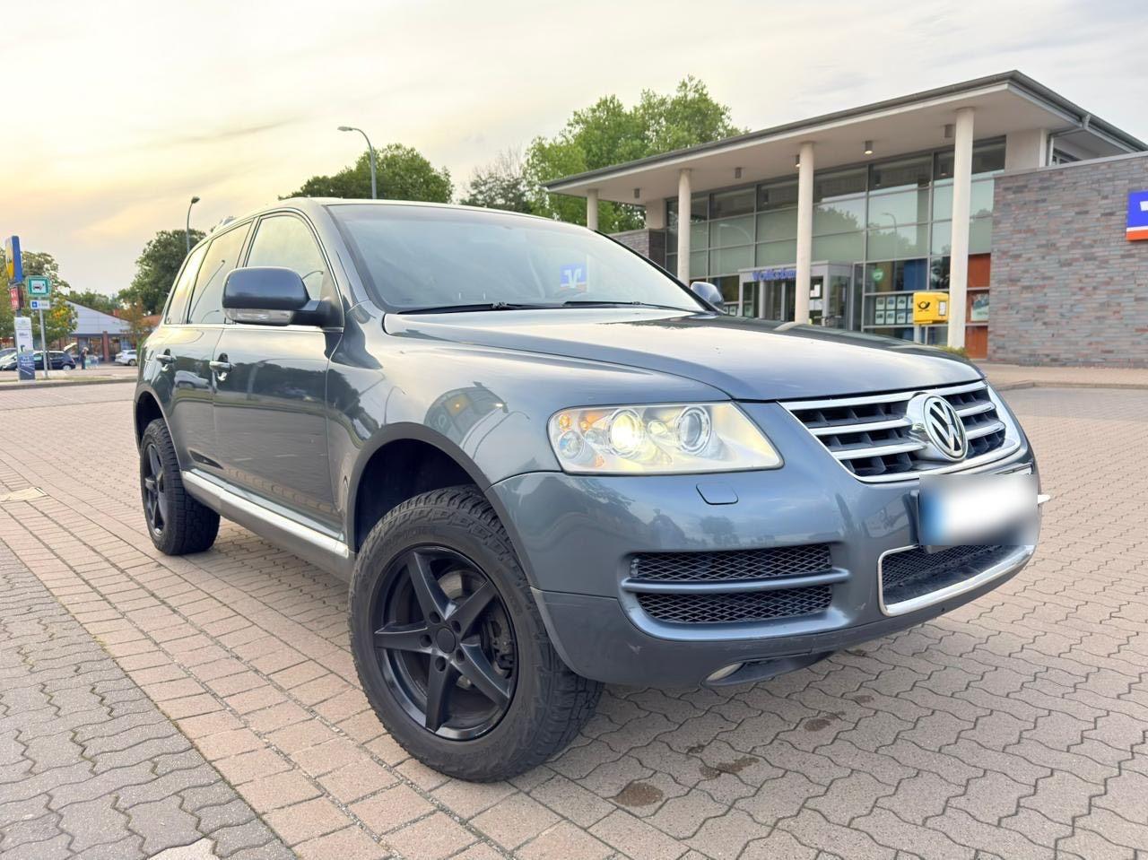 Volkswagen Touareg 2004 — interior