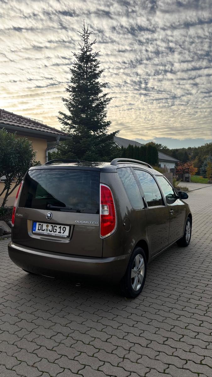 Skoda Roomster 2015 — interior
