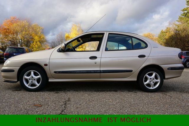 Renault Megane LIMOUSINE 2.0 RT RENTNERAUTO TÜV NEU