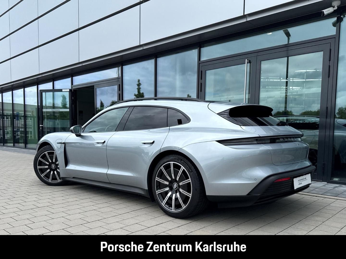 Porsche Taycan Sport Turismo Head-Up Display Luftfederun