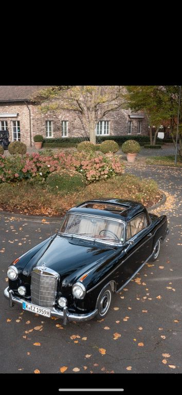 Mercedes-Benz 220
