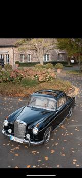 Mercedes-Benz 220
